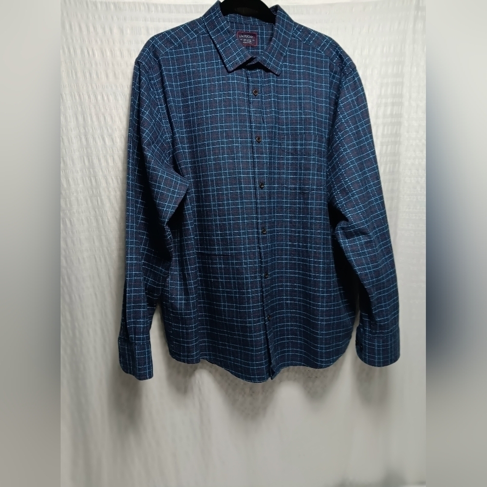 Untuckit Men's Blue Plaid Flannel button down long-sleeved shirt. Size 2XL